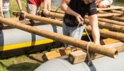 Floßbau als Teamevent